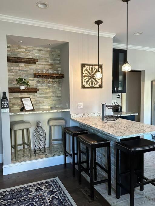 Spacious And Cozy- Near T-Station-Quiet Neighborhood! Malden Exterior foto