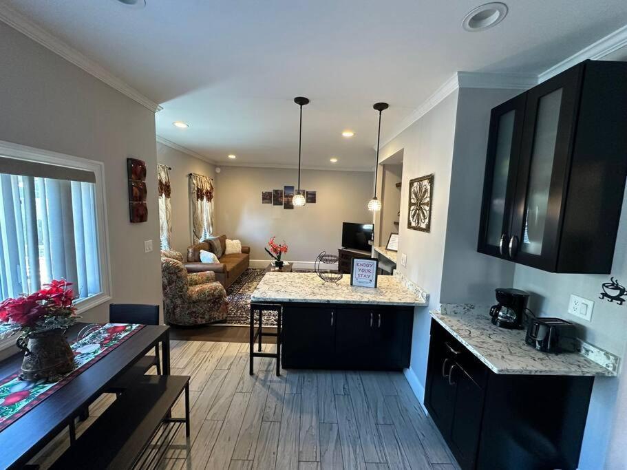 Spacious And Cozy- Near T-Station-Quiet Neighborhood! Malden Exterior foto