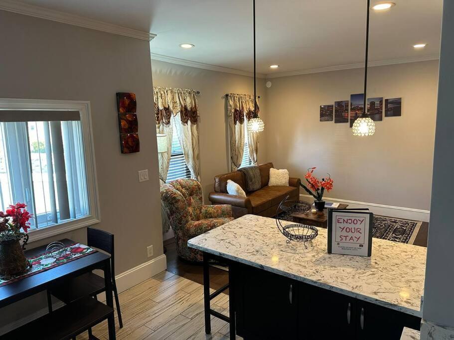 Spacious And Cozy- Near T-Station-Quiet Neighborhood! Malden Exterior foto